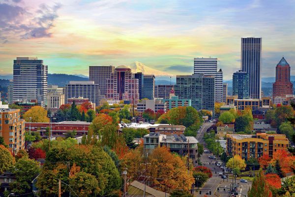 Portland, Oregon in autumn with Mt. Hood in the distance